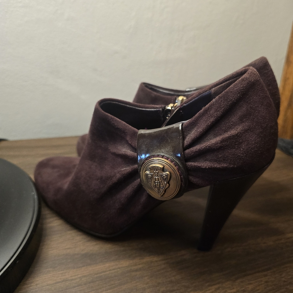 Gucci Hysteria Brown Suede Booties Size 7.5 - Picture 2 of 9